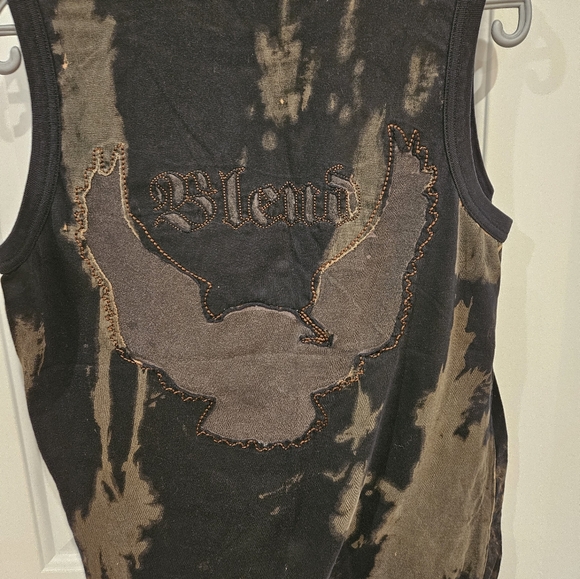 Tank - Picture 4 of 4